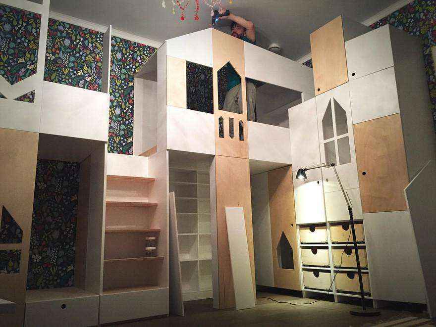 Кровати с подиумом в дизайне интерьера: 5 реальных проектов в деталях 13 | Дока-Мастер