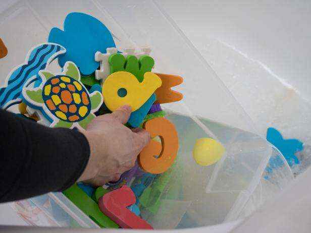 Легкий и натуральный способ чистки детских игрушек для купания 10 | Дока-Мастер