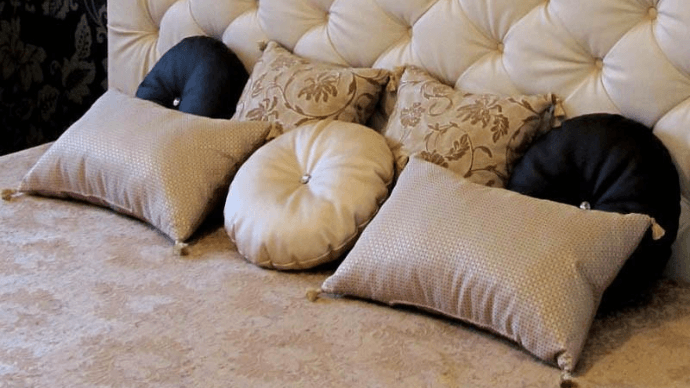Как правильно подобрать декоративные подушки к вашему интерьеру 1 | Дока-Мастер