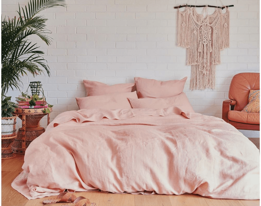 Millennial pink: 40 очаровательных идей домашнего декора 20 | Дока-Мастер